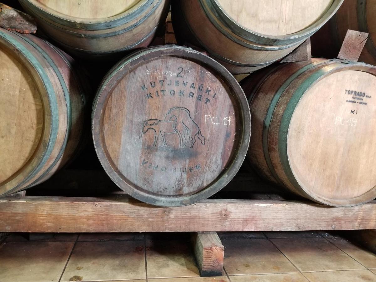 Wellness B&B Winery Sontacchi Kutjevo Exterior foto
